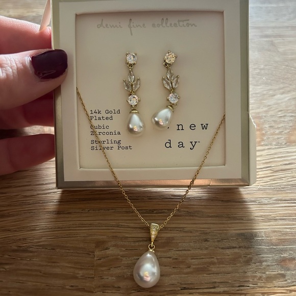 a new day Jewelry - a new day Gold and Pearl Earrings